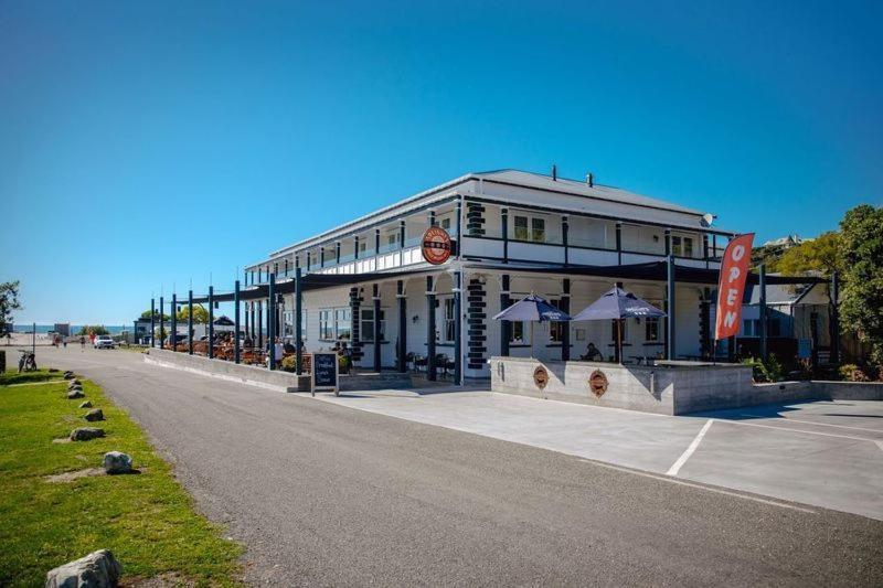 The Pier Hotel Kaikoura Buitenkant foto